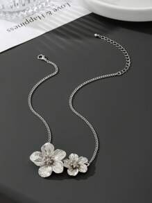 1 pieza Collar con colgante de flor vintage elegante en color dorado, regalo de boda para mujeres - Plateado - Ver 2