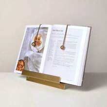 Brass Cookbook Stand With Weighted Chains – Vintage Magnolia-Engraved Recipe Holder – Antique-Style Kitchen Decor Countertop Or Table – Stable Hands-Design