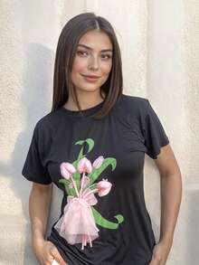 Blusa Casual de Manga Corta con Cuello Redondo para Mujer con Estampado Floral y Corazones en 3-D con Relieve y Detalles de Lazos en Textura Primavera / Verano - Negro - Ver 3