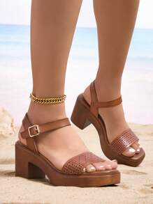Sandalias con plataforma perforada y tacón ancho - cómodas