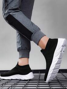 Summer New Black Plain Color Casual Running Shoes, Lightweight Versatile Men's Walking Sneakers - Black - View 3