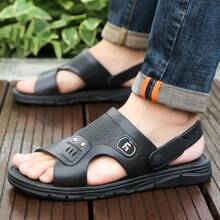 Neue Herrensandalen Sommer 2025, rutschfeste, strapazierfähige, weichsohlige, atmungsaktive, vietnamesische Strand-, Küsten-, Lässig-, Dusch- und Outdoor-Zehentrenner mit dicker Sohle