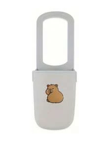 1 pieza Soporte de silicona para taza con diseño de Capibara de dibujos animados, soporte portátil multifuncional de silicona para bebidas para cochecito, portavasos universal para bicicleta, silla de ruedas, andador, scooter, portabotella para bebé, gran capacidad, organizador resistente de botellas de agua - Portabebidas fácil de acoplar para ayudas a la movilidad, capacidad para múltiples botellas, material de silicona resistente - Para padres, personas mayores y viajeros - Perfecto para hidratarse en movimiento