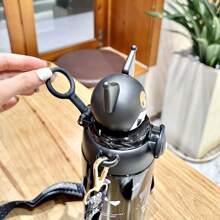 Tumbler grande da 20,29 once con cannuccia in acciaio inox 316, isolato, marchio Sanrio, tazza in stile personaggio Sanrio adatta per tutti i periodi dell'anno, ideale come regalo per la famiglia, resistente, per auto e attività all'aperto