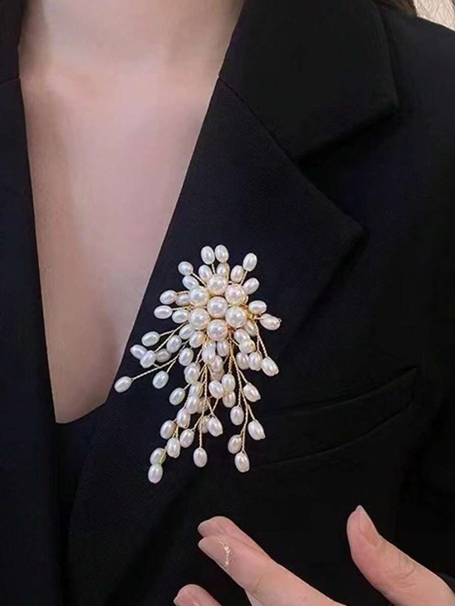 1pc Western Fashion Quality Charm Retro Jewelry Handmade Faux Pearl Gold Brooch Pin, Luxurious Floral Brooch For Women, Suitable For Summer, Beach, Wedding, Festival, Gifts