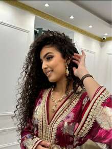 An Arabic-Style Set Of Fashionable And Popular Palace Hollow-Out Diamond-Inlaid Teardrop Pendant, Earrings, And Necklace Combo For Brides To Wear At Weddings, Banquets, Parties And Dance Parties.