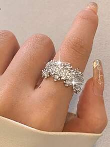 1 件新娘欧美风格精致全方晶锆石花形戒指，适合华丽节日订婚派对珠宝礼物 - 白色 - 查看 2