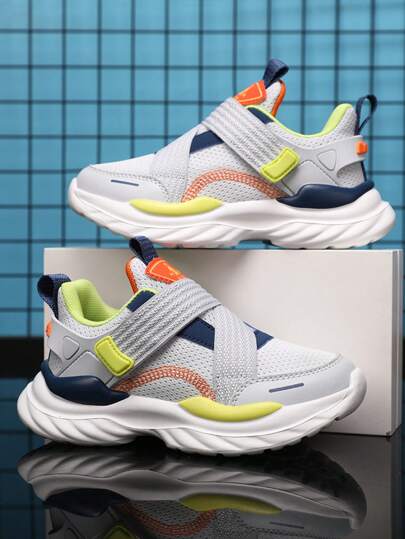 1双儿童运动鞋，夏季新款网眼透气轻便休闲跑步鞋，适合日常休闲和跑步