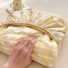 1 pieza Nueva Sábana Ajustable de Algodón Lavado Clase A Antibacterial, con Estampado de Fresa Colorida, Cuadros Verdes y Fragancia, (Sin Funda de Almohada), Protector de Colchón de Impresión Digital Fresca, Protección Antibacterial de 360°, Suave y Transpirable, Adecuado para Dormitorios de Estudiantes, Todo el Año, Lavable a Máquina