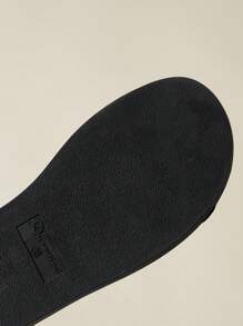 Sandales à semelle épaisse à boucle, compensées à bout ouvert pour l'extérieur et la plage, style bohème rétro, semelles souples et antidérapantes, confortables et pas fatiguantes, en mailles tressées marron avec franges, compensées de sport casual, nouvelle collection printemps automne 2025, grande taille femme 41-43