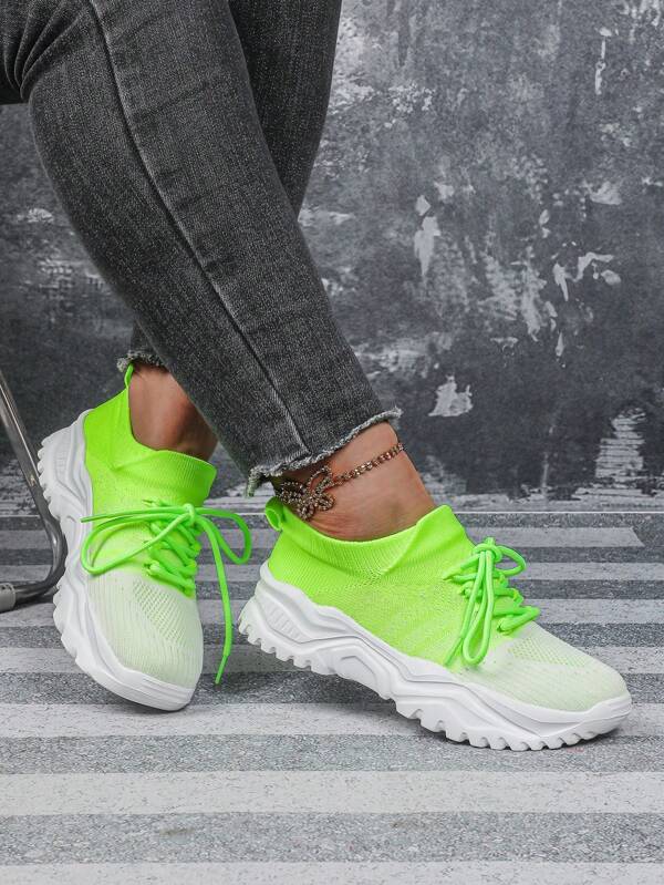 Tênis de malha verde-escuro, da moda primavera/verão, branco, simples, arejado, confortável, bico redondo, plataforma, cano baixo, casual, elástico, slip-on, unissex, ajuste largo, de malha, respirável, elegante, prático, fácil de usar e não cansa, calçado feminino esportivo e casual