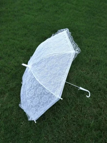 1 把白色洛丽塔蕾丝花卉双层雨伞，适合婚礼、订婚、婚纱摄影