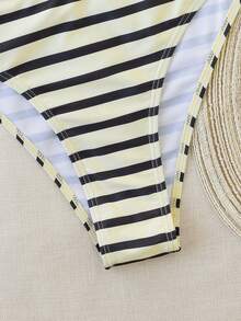 全新柔软印花金属装饰可调节肩带优雅性感沙滩女士细肩带比基尼套装，夏季沙滩时尚女士泳装