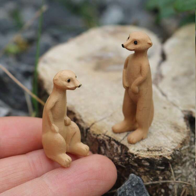 Mini figurines d'animaux - Petites figurines en résine peintes à la main pour la décoration de jardins de fées, accessoires de micro-terrarium DIY, ornements de bonsaï, décoration de pots de fleurs, paysages de mousse, village de Noël, dioramas et scènes de bureau | Collection de miniatures réalistes de forêt et de ferme avec hérissons, oiseaux, écureuils, moutons, poulets, canards, lapins, chats, hiboux, renards, ours, grenouilles, cochons, vaches - Multicolore - Voir 18