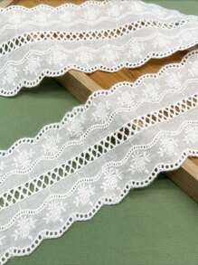 1pc Scalloped Embroidered Lace Edge Fabric Trim, 7.5cm Width Water-Soluble Hollow Out Cloth Decorative Sewing Supplies For Clothing