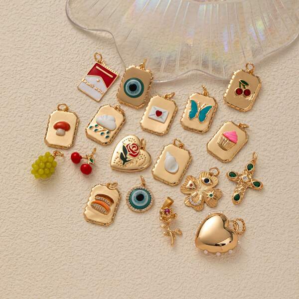 1 pièce Accessoire fait main Pendentif doré Cadeau pour femmes avec cerise, enveloppe, gâteau d'amour, terre, papillon