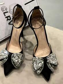 Damenschuhe mit spitzer Kappe und hohem Absatz, Kristallschleife und einzelnem Riemen, sexy formelle Sandalen, schwarze Valentinstag