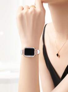 Ensemble combo de bracelet et de coque, bracelet métallique scintillant en strass avec ornement en forme de cœur pour femmes, coque de protection en PC avec strass, compatible avec Série Ultra/10/9/8/7/6/5/4/3/SE, 49/46/45/44/42/41/40/38mm