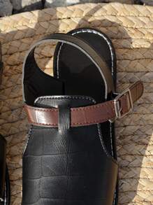 Sandal Wanita Model Datar dengan Blok Warna, Bertali Lebar, Modis, Imut, Minimalis, Cocok untuk Dipakai di Luar dan Dalam Ruangan - Hitam - View 12