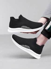Marca CLOHOO Calzado deportivo casual cómodo y transpirable para hombres, con suela deportiva de EVA, mocasines cómodos tipo slip-on, zapatillas para excursionismo y correr al aire libre - Negro - Ver 5