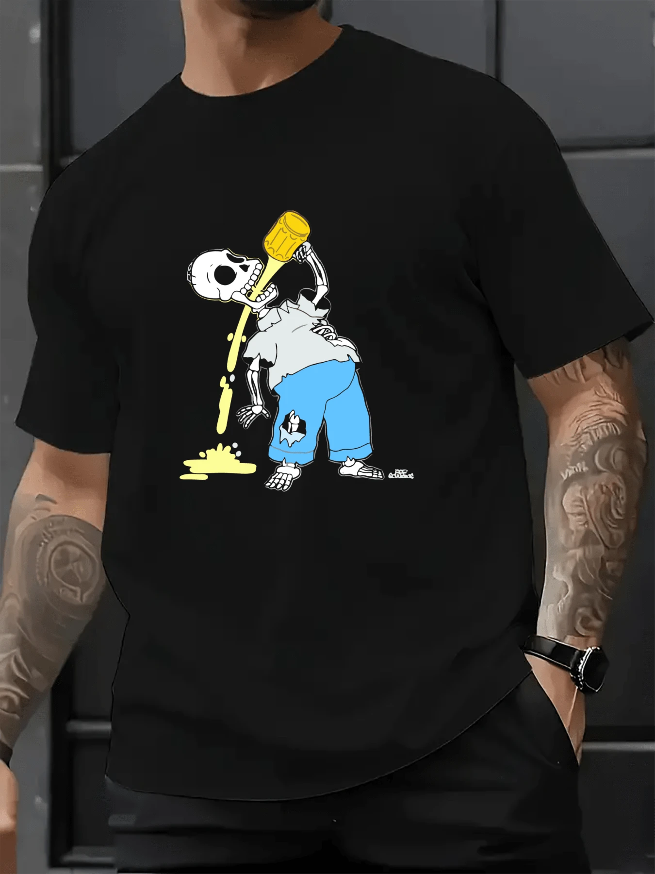 Camisa para hombres 1Pcs 100% algodón 220g Impresión digital Expresa la diversión de beber con la ilustración de un esqueleto bebiendo cerveza - Negro - Ver 1