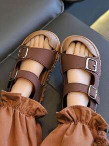 Sandales plates d'été 2025 pour enfants, sandales polyvalentes à la mode et mignonnes en PVC, style académique, chaussures de plage