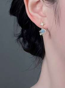 天体蓝色星系吊坠和垂坠耳环 - 催眠宇宙设计，可爱的锆石钢银，百搭日常佩戴，适合日常穿着的理想生日礼物 - 太空耳環 - 查看 3