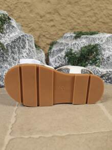 1 双全新夏季可爱婴幼儿女孩花朵装饰凉鞋，平底罗马风格沙滩鞋，适合户外度假 - 白色 - 查看 7