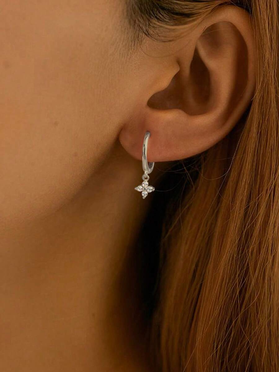 1 đôi bông tai hình cỏ ba lá may mắn bằng đá Zirconia, bạc Sterling 925, tinh tế và thanh lịch, thích hợp để đeo trong những buổi hẹn hò hàng ngày. - Hoa tai kim cương - Xem 1