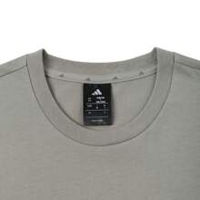 Adidas Camiseta de punto sin cuello de manga corta para hombres, modelo FI 3S REG, talla M, año 2025, código TJI8783