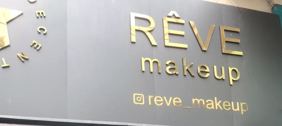 Revê makeup