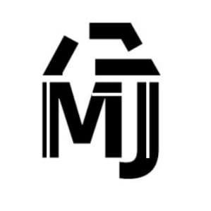 Mo on the smoke and rain