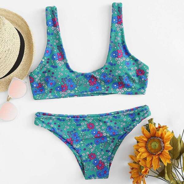 

Floral Scoop Neck Top With Low Rise Bikini