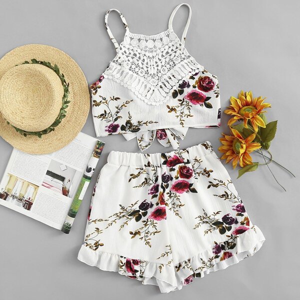 

Lace Panel Floral Print Cami Top With Shorts, Multicolor