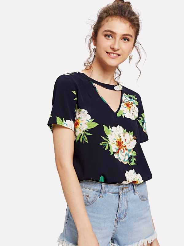 

V Cut Neck Keyhole Назад Цветочный Топ, Karina S