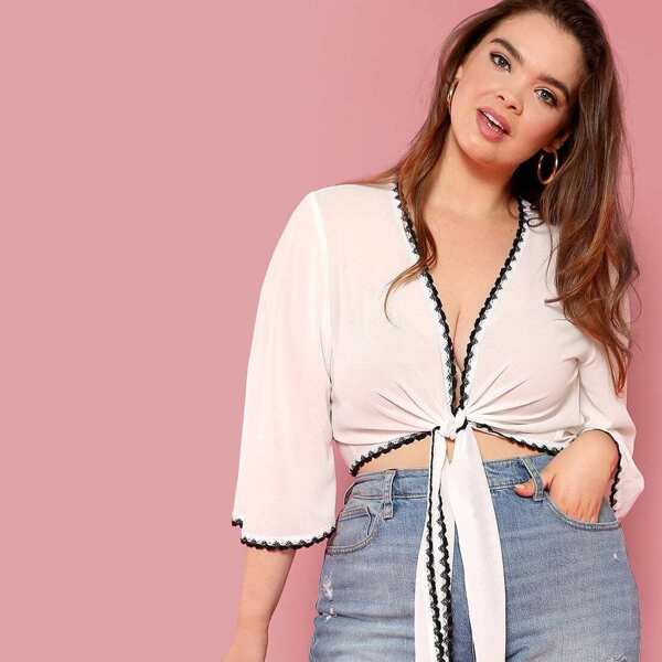 

Plus Trumpet Sleeve Contrast Trim Knot Kimono