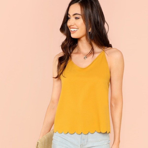 

Overlap Back Scallop Hem Crop Top