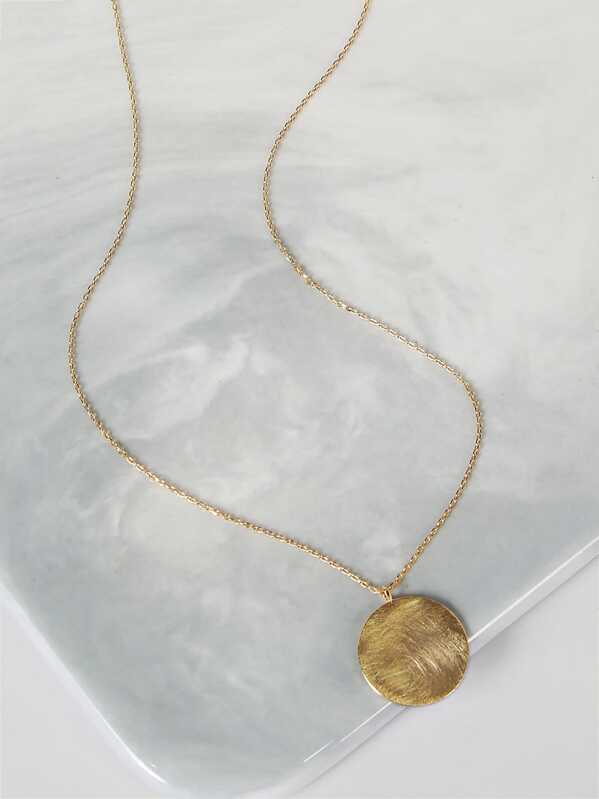 

Circle Pendant Gold Necklace