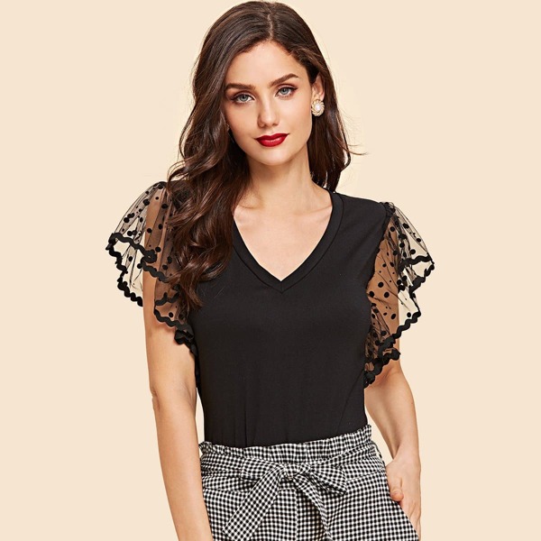 

Dot Mesh Sleeve Scallop Trim Tee, Black