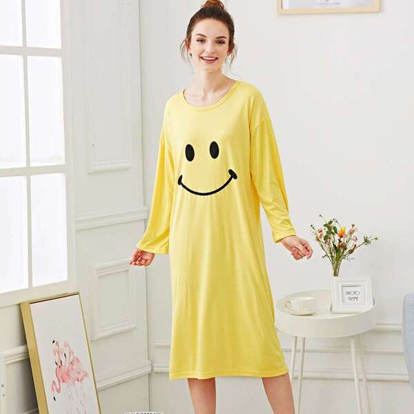 

Smile Print Drop Shoulder Night Dress, Yellow