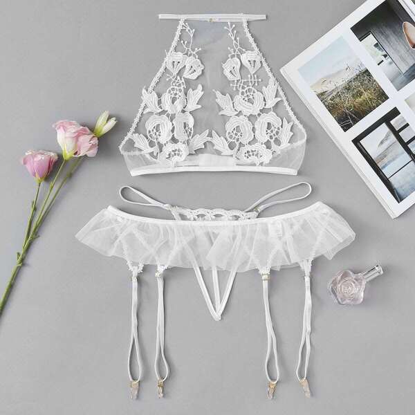 

Embroidery Garter Lingerie Set With Veil