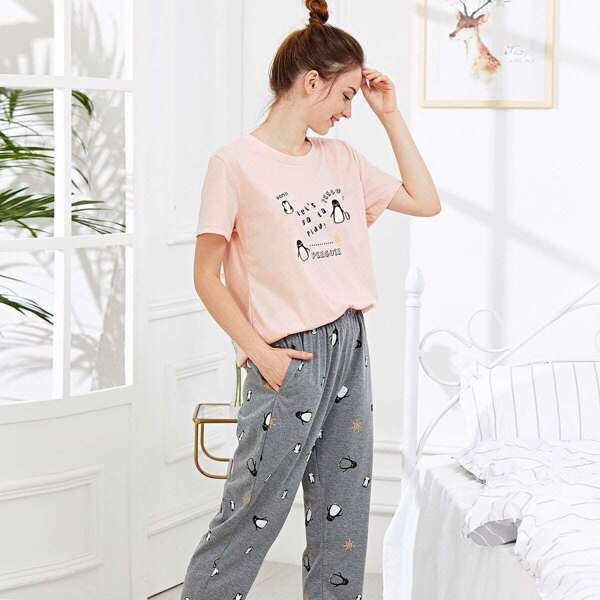 

Penguin & Letter Print Pajama Set