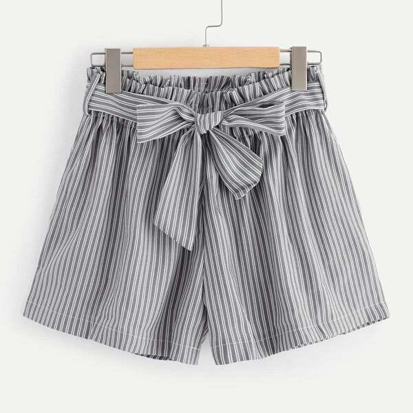 

Plus Self Tie Waist Striped Shorts