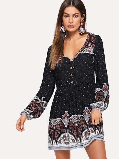 Vestido estampado de manga larga con botones