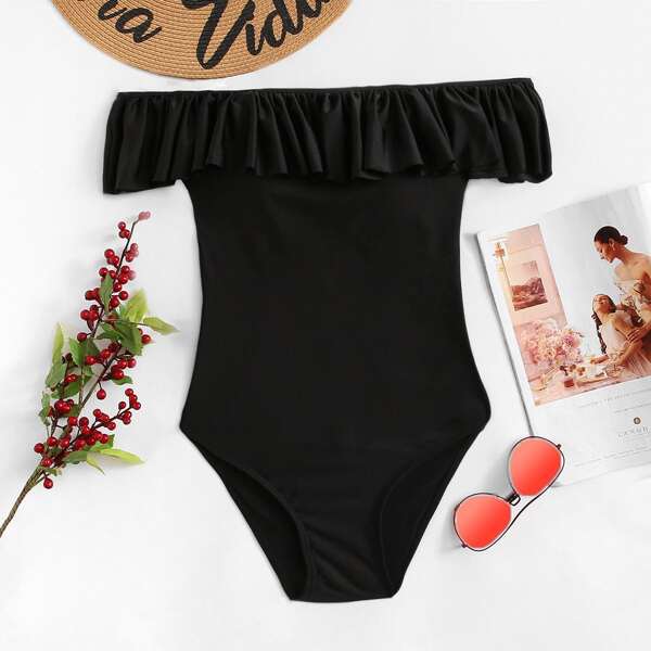 

Off The Shoulder Ruffle Swimsuit