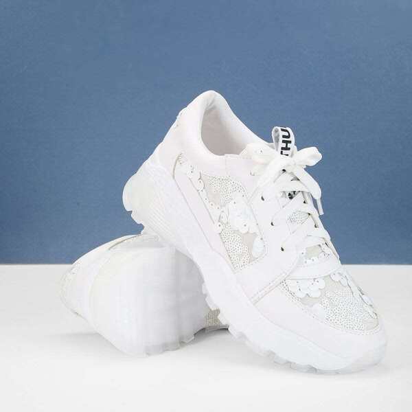 

Contrast Lace Low Top Sneakers