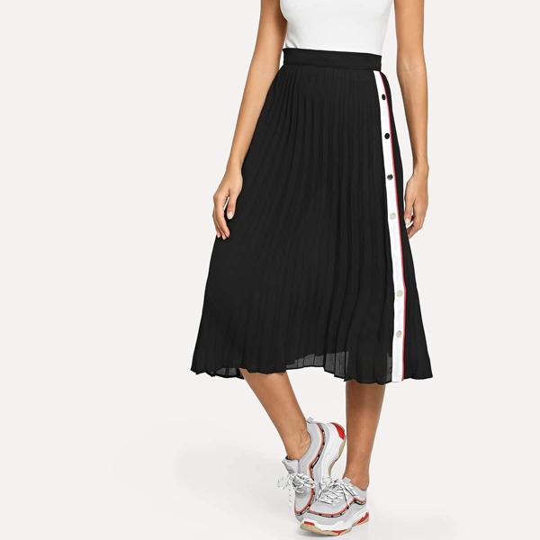 

Contrast Snap Button Side Pleated Skirt
