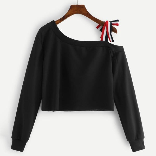 

Cold Shoulder Knot Detail Crop Sweatshirt, Black