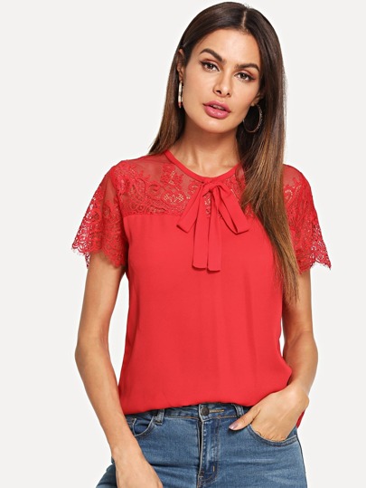 Top de hombro con encaje de cuello con cordón