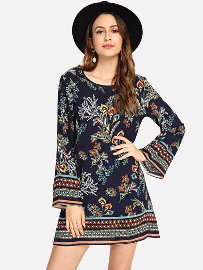 Vestido recto con estampado pañuelo
